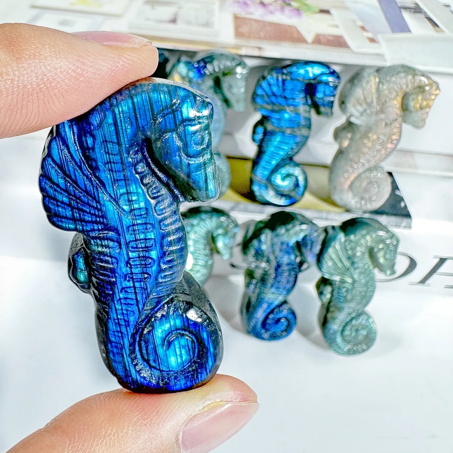Natural Labradorite Hand Carved Seahorse Figurine Blue Flash Crystal Stone Sea Life Statue for Home Decor Crystal Healing Gift