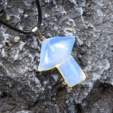 23×28mm Natural Crystal Mushroom Pendant Necklace, Healing Gemstone Umbrella Charm for Women